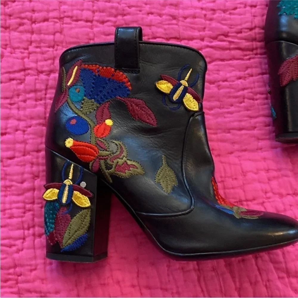 Laurence Decade Embroidered Black Ankle  leather Boots, US8 - Picture 3 of 16